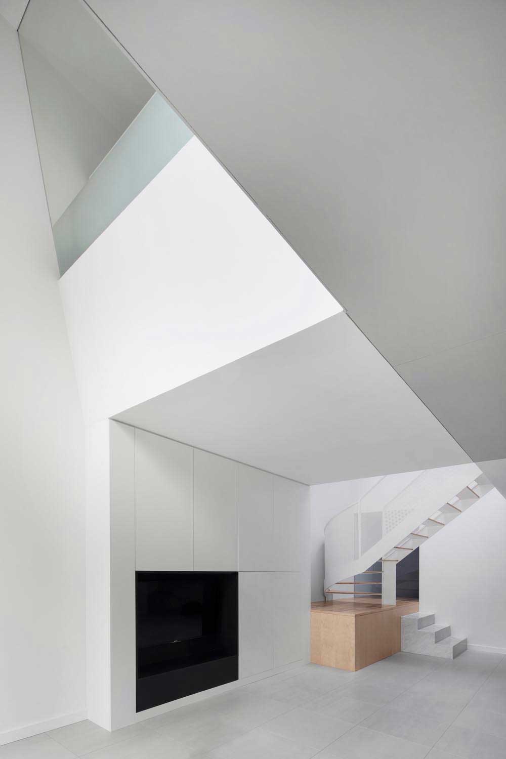 modern family house staircase - De la Roche Residence