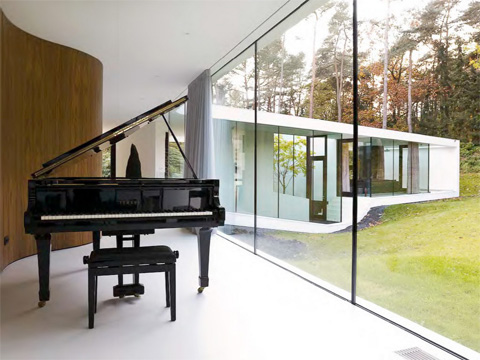 modern-glass-villa-15