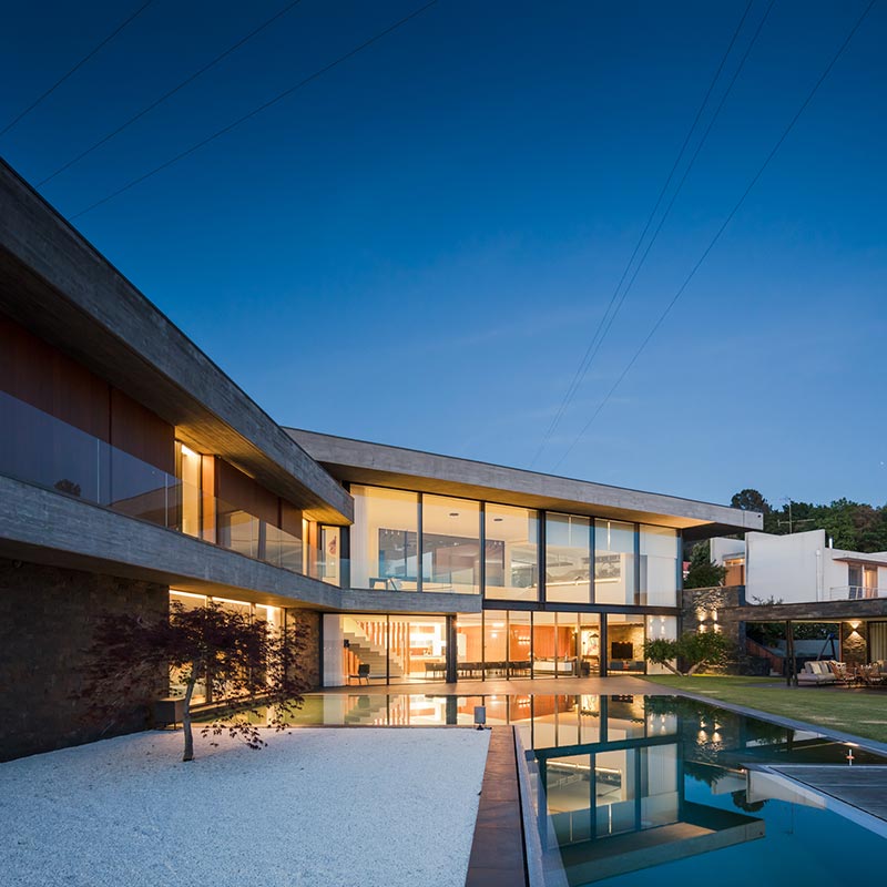 modern hillside home design back ta - Fraiao House