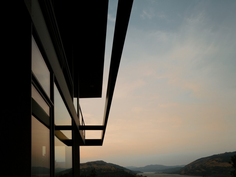 modern hillside home elements91 800x600 - Elements: Dramatic Vistas