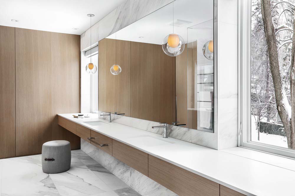 modern home bathroom csd - Lazard Avenue Residence