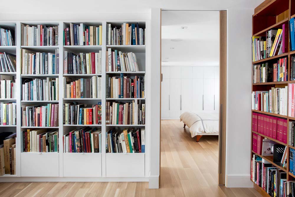 modern home library csd - Lazard Avenue Residence