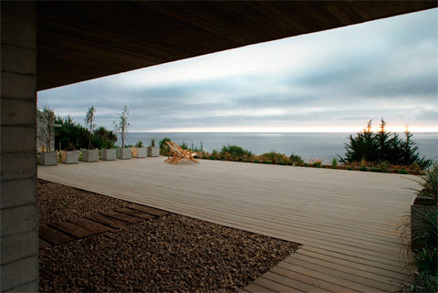 modern house elpangue 10 - El Pangue House:  where the sun meets the sea