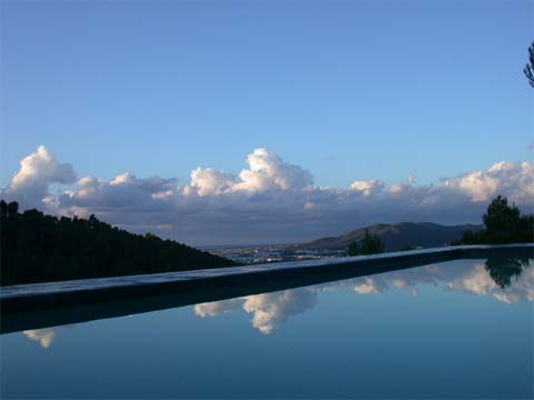 modern-house-labacaho-11