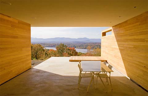 modern house merino 4 - House On Mt. Merino: Generosity on the Hudson