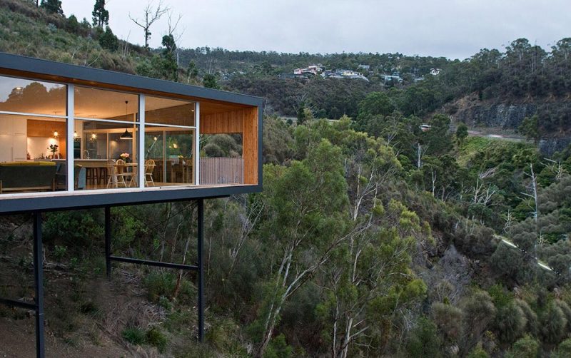 modern house slope r11 800x502 - The Highway House