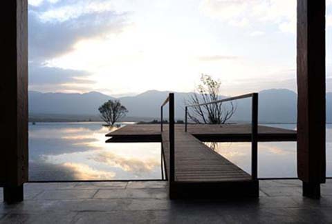 modern house water 51 - The Water House: Water as a Design Tool