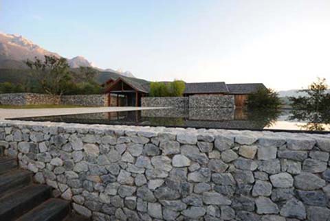modern house water 81 - The Water House: Water as a Design Tool