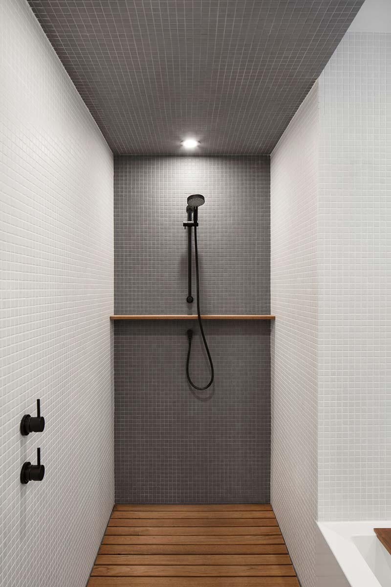 modern house white grey shower - Courcelette Residence