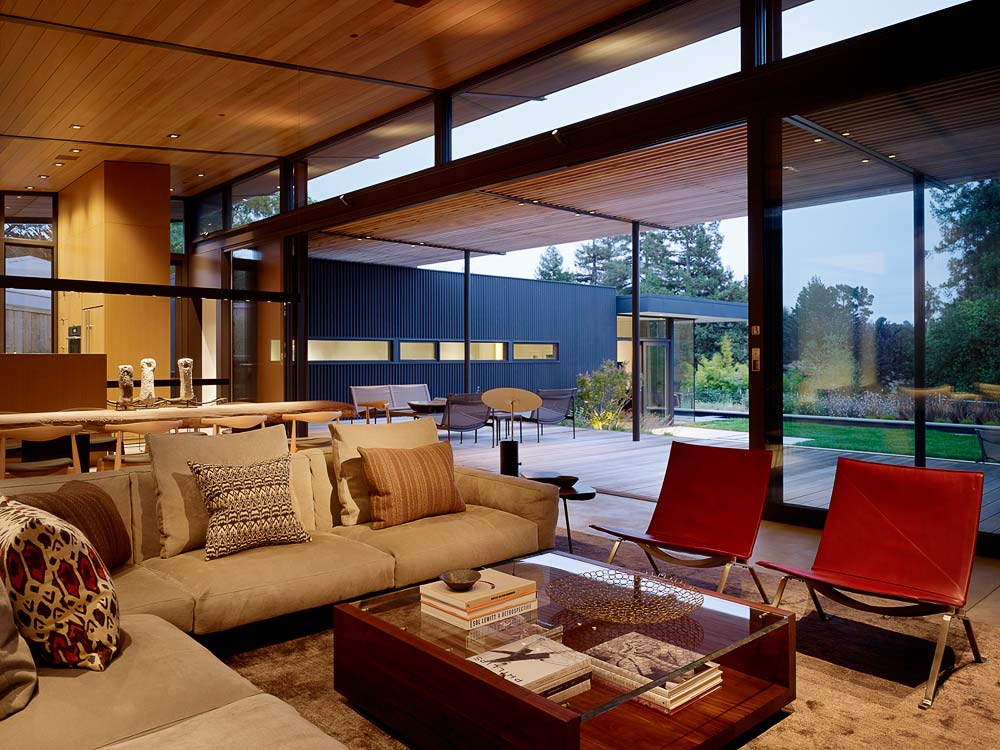 Modern Living Room Design and Deck