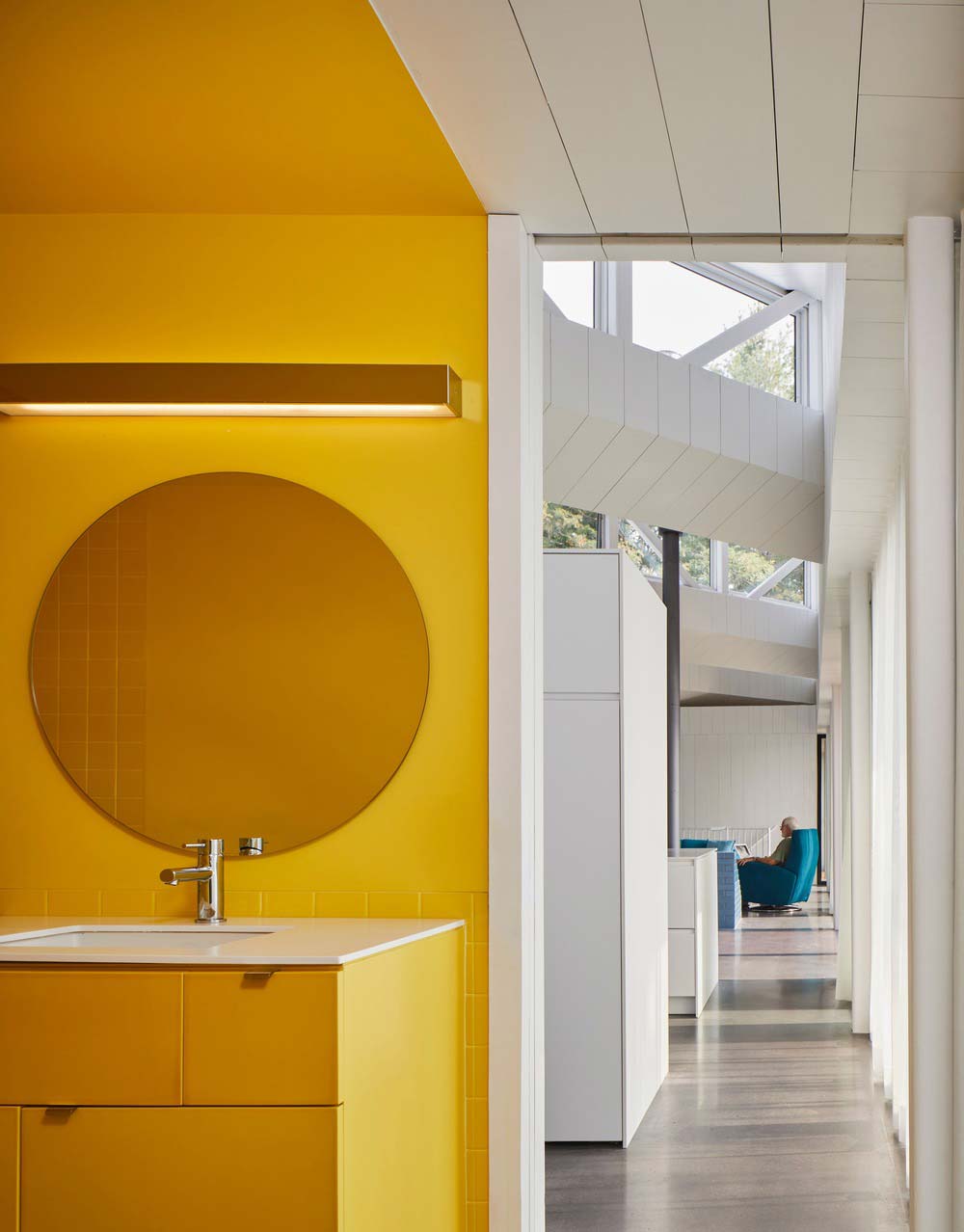 modern lake house yellow bathroom - Sky House