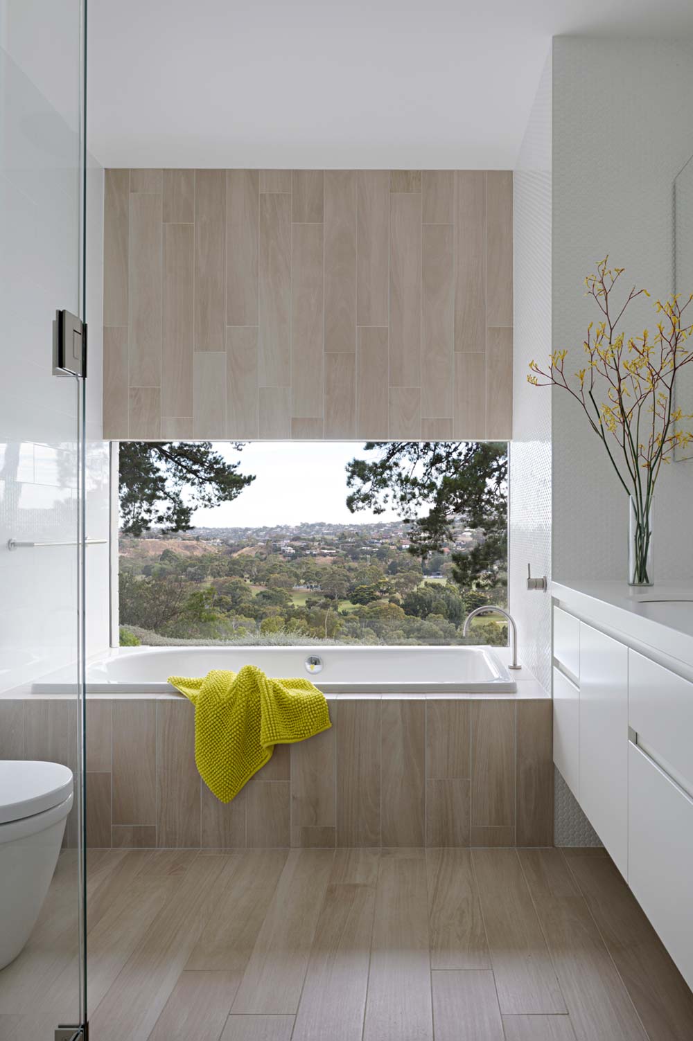 modern mid century bathroom design - Newtown House