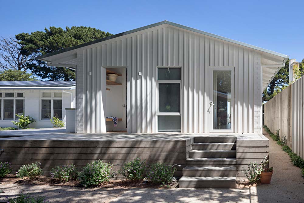 modern mid century house design - Newtown House