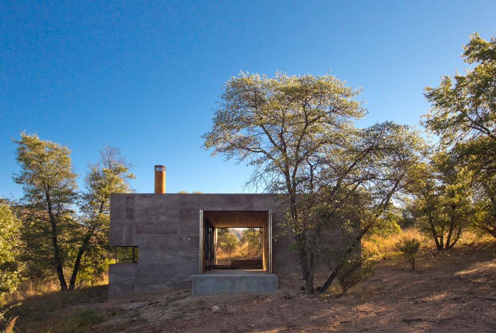 modern off grid cabin dust3 - Casa Caldera