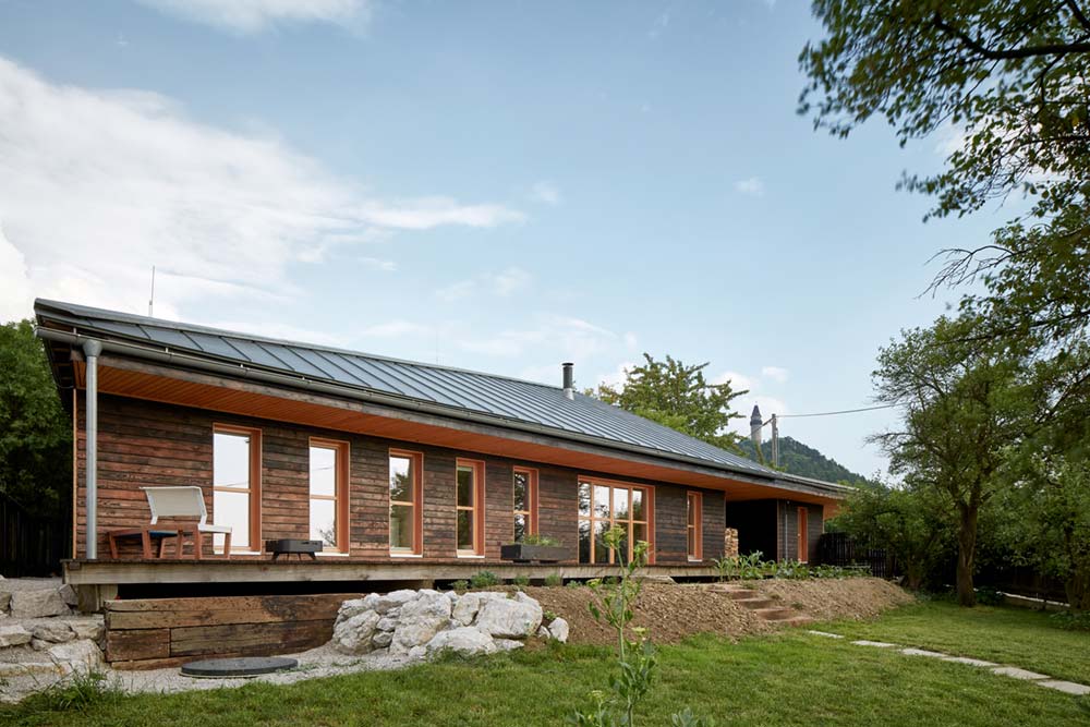 modern rural home design facade - Chestnut House