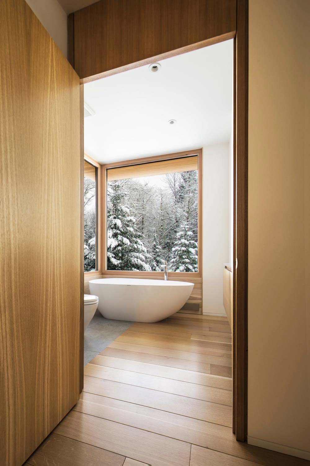 modern wooden cabin bathroom - The Wooden Wing