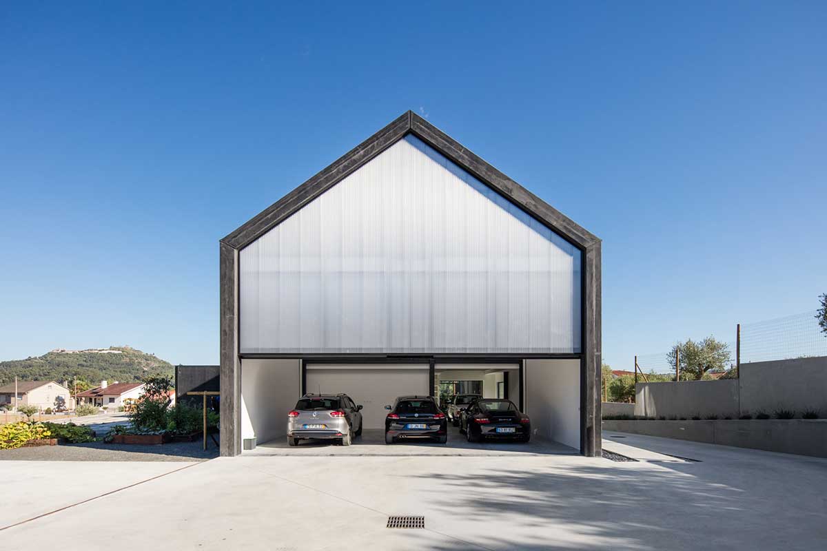 modular prefab house back garage - House in Ourem