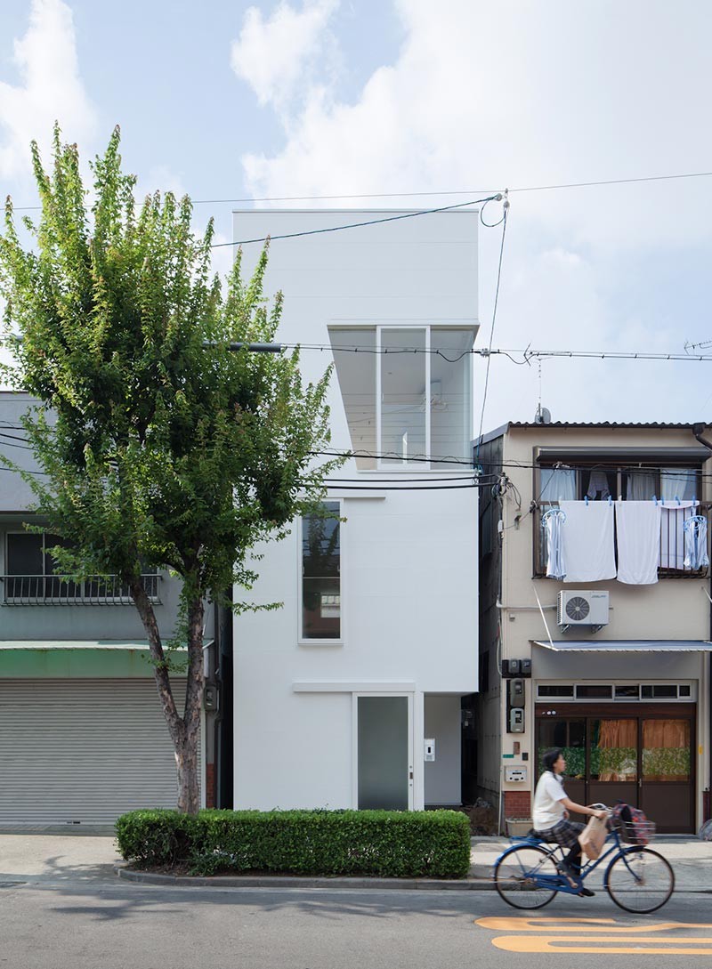 narrow house japan ki 800x1089 - House In Tamatsu