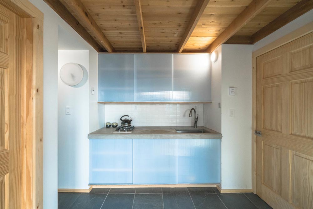 offgrid passive house design kitchen am - MARTaK Passive House