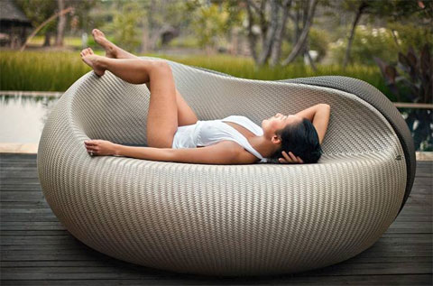 outdoor chaise long yang 3 - Yin Yang chaise long: a pair's perfect circle