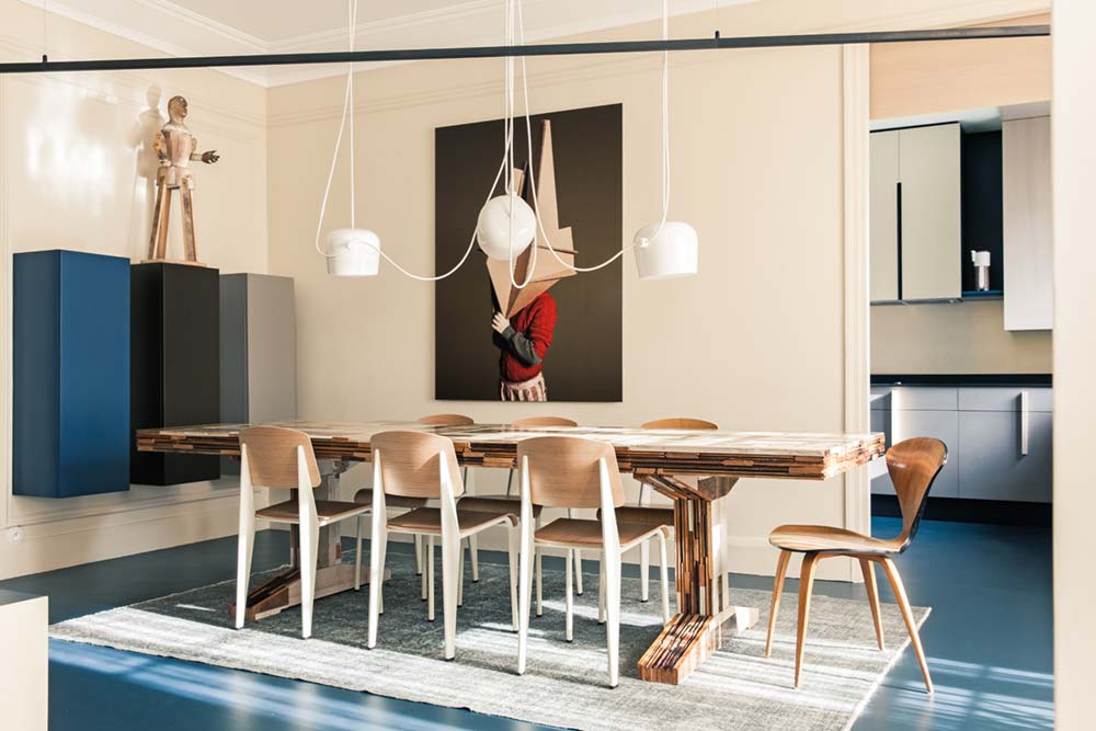 Modern Dining Room With Hanging Light Pendants