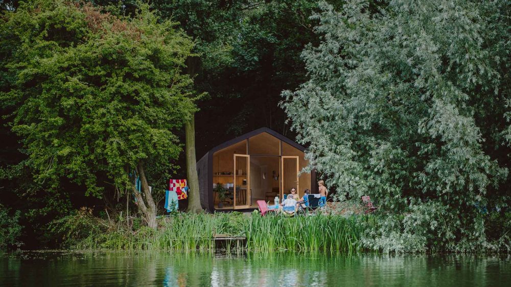 Small Prefab Cabin Made Out Of Cardboard!