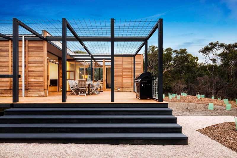 The Ultimate Prefab Vacation Home For Modular Indoor/Outdoor Living