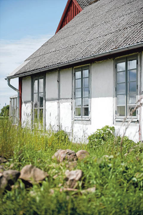 rustic-cottage-sweden-1