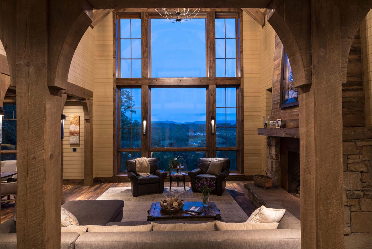 rustic mountain home vaulted great room - East Tennessee Residence