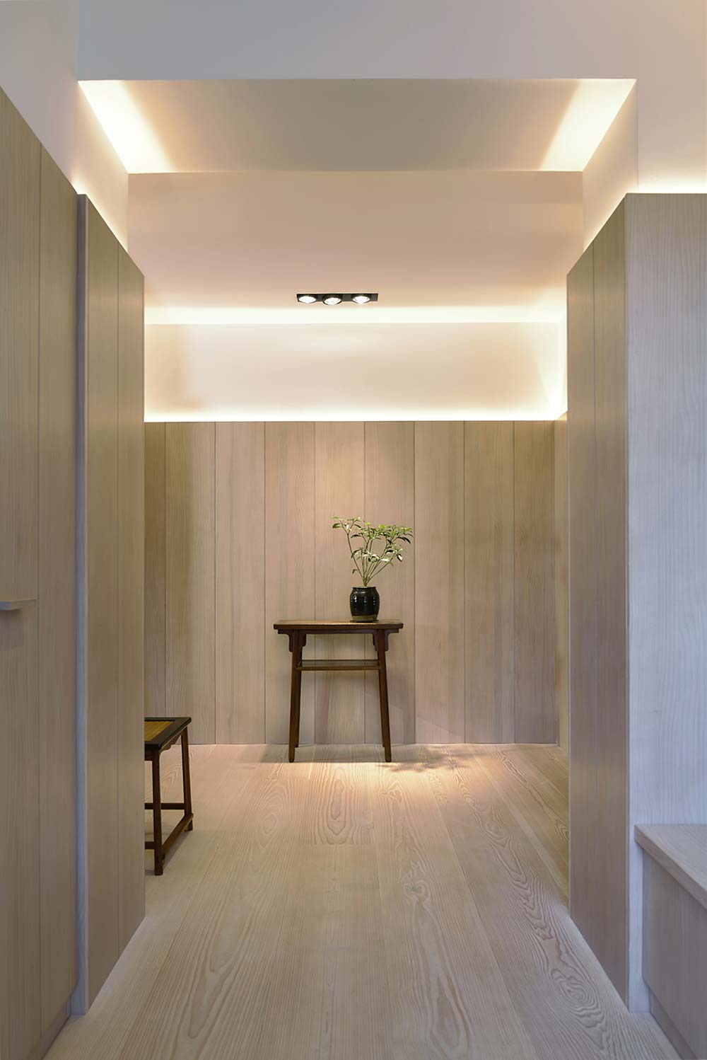 scandinavian asian entry design - Xiang Jiang House in Beijing