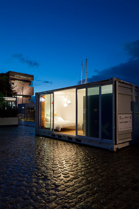 shipping-container-hotel-sa8