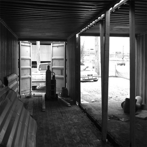 shipping container moderne 8 - Moderne Sales Center: Urban container office