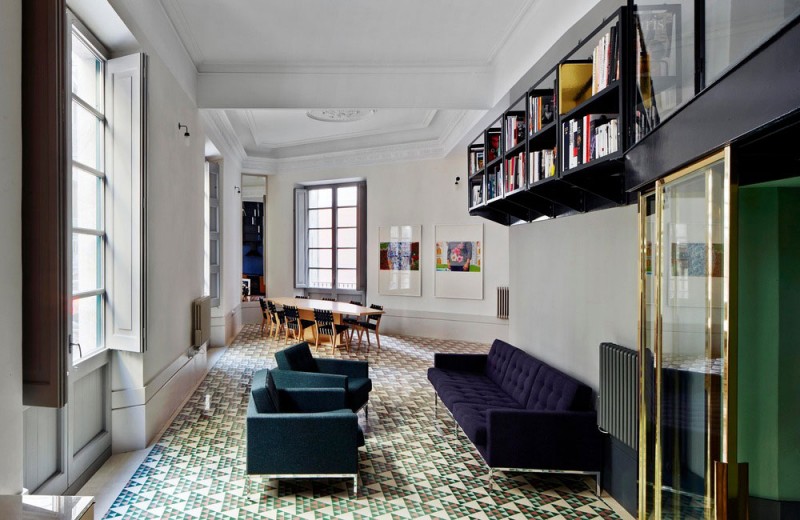 small apartment remodel ca 800x520 - Barcelona Gothic Quarter Apartment