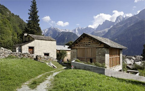 small barn house soglio 1 - Redevelopment of a barn: Blending past and present
