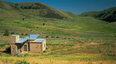 small cabin maquand 2 - Maquand Retreat: simplicity at its best