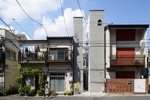 A life with large opening: Mind The Gap - Japanese Architecture