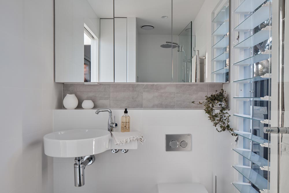 small house bathroom design ia - Tiny Haus