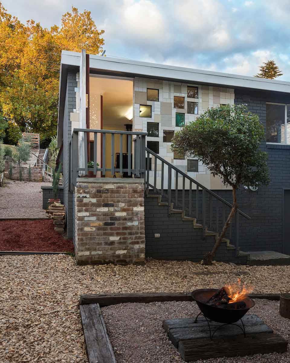 Small house back terrace design
