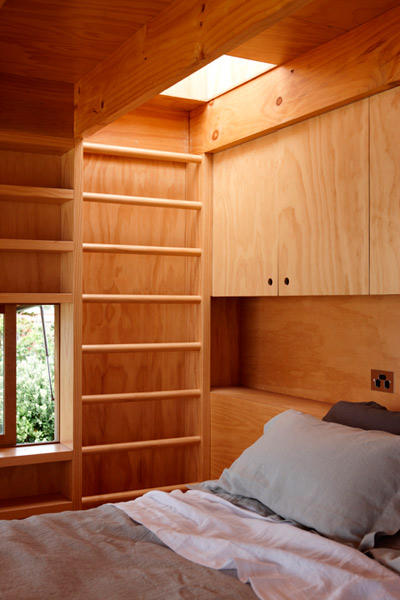 small-modern-cabin-ccca-6