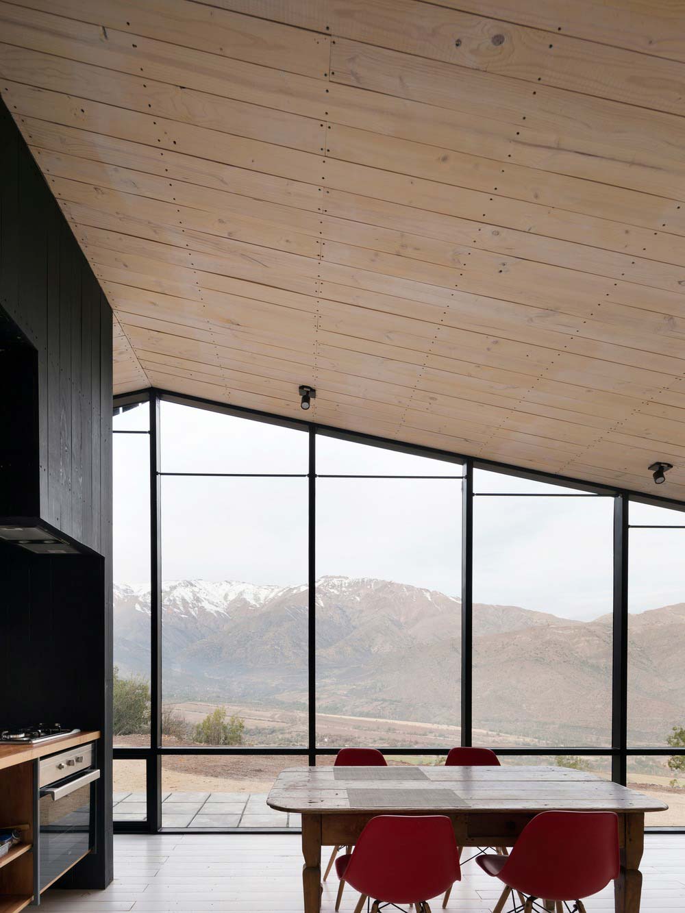 small mountain cabin kitchen - Mountaineer's Refuge