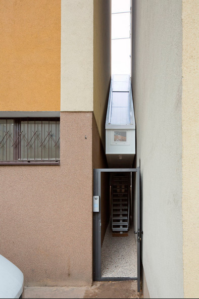 small narrow house keret 10 - Keret House: Wild Idea Brought to Reality