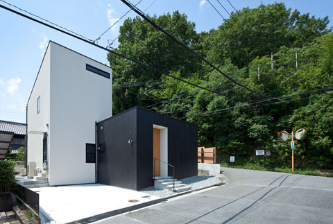 small prefab home niu 8 - Niu House: an inhabitable prefab composition