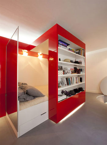 small space rednest7 - Red Nest: Behind The Bookcase