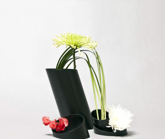 steel-vase-bana