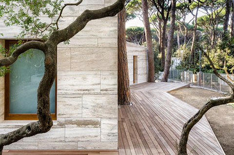 summer house massimo 31 - Massimo Fiorido Summer House: Travertine Trend