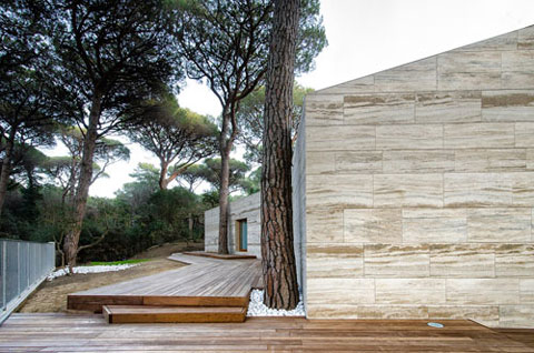 summer house massimo 61 - Massimo Fiorido Summer House: Travertine Trend