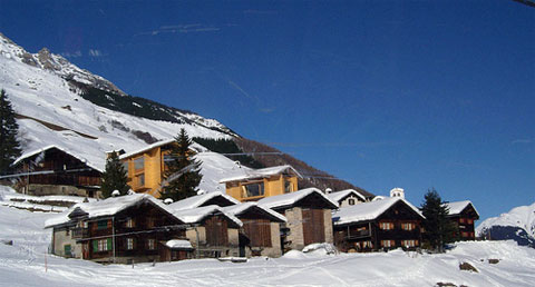 swiss-chalet-leis-house-6