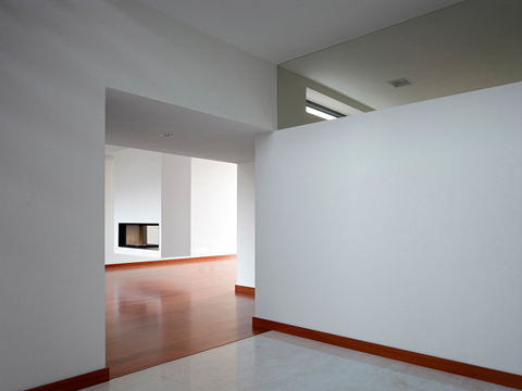 terrace house spain z 10 - House Z: Architectural Fragmentation