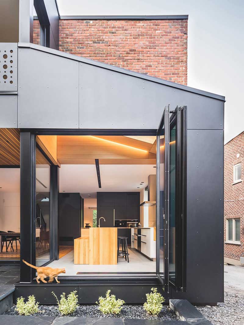 tiny kitchen extension townhouse - BLACK BOX II