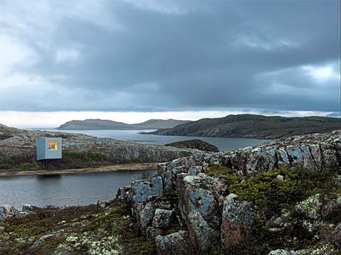 tiny-modern-cabin-bridge